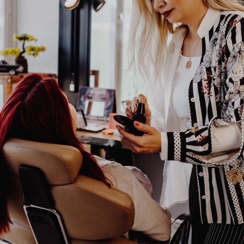 EBRULİ BAYAN KUAFÖRÜ