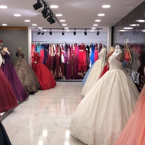 KULU MODA GELİNLİK