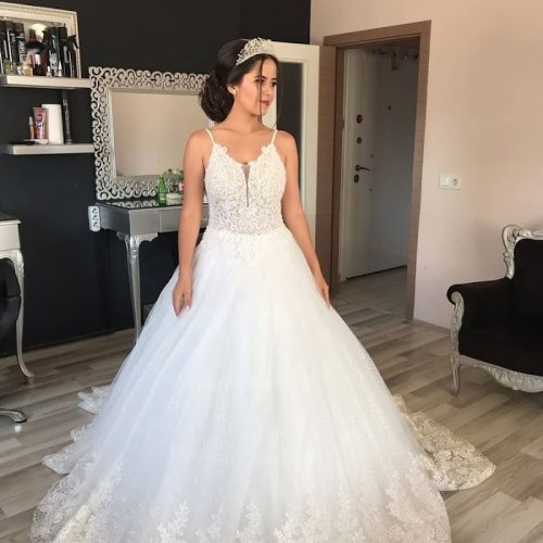 YILDIZ MODA EVİ GELİNLİK